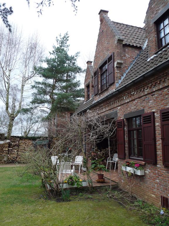 B&B 'T Nieuw Lijsternest Wezembeek-Oppem Exterior photo
